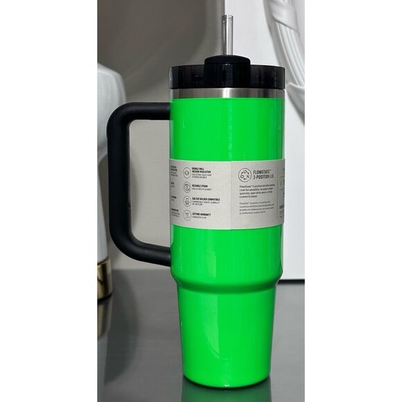 Stanley Quencher H2.0 FlowState Tumbler 30oz,‎ NEON GREEN - Picture 2 of 4